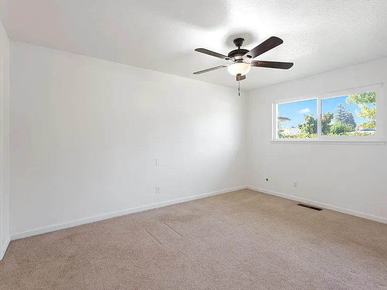 6804 N Backer Ave — Photo 11