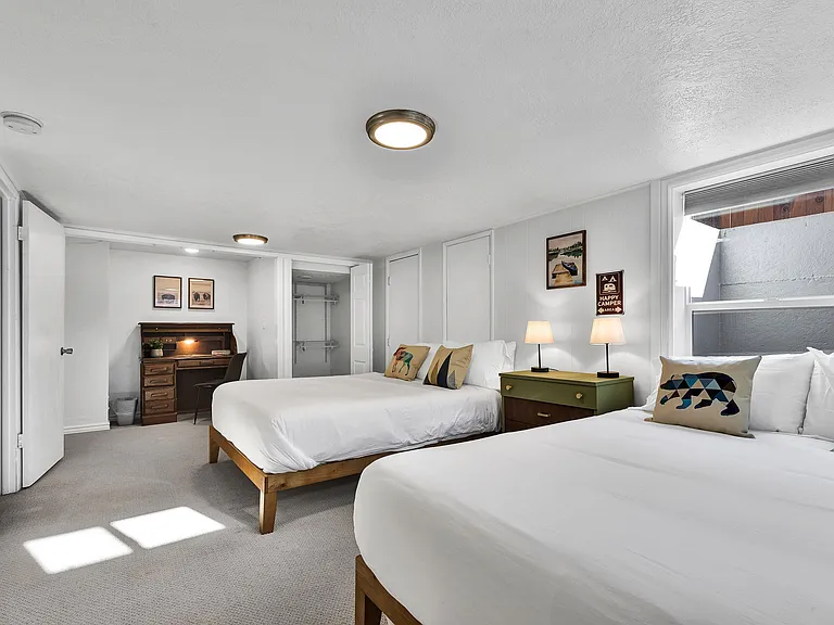 2306 W Madison Ave — Photo 38
