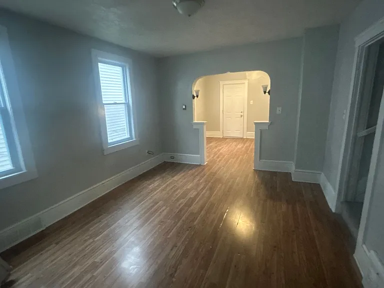 2911 Saratoga Ave — Photo 4
