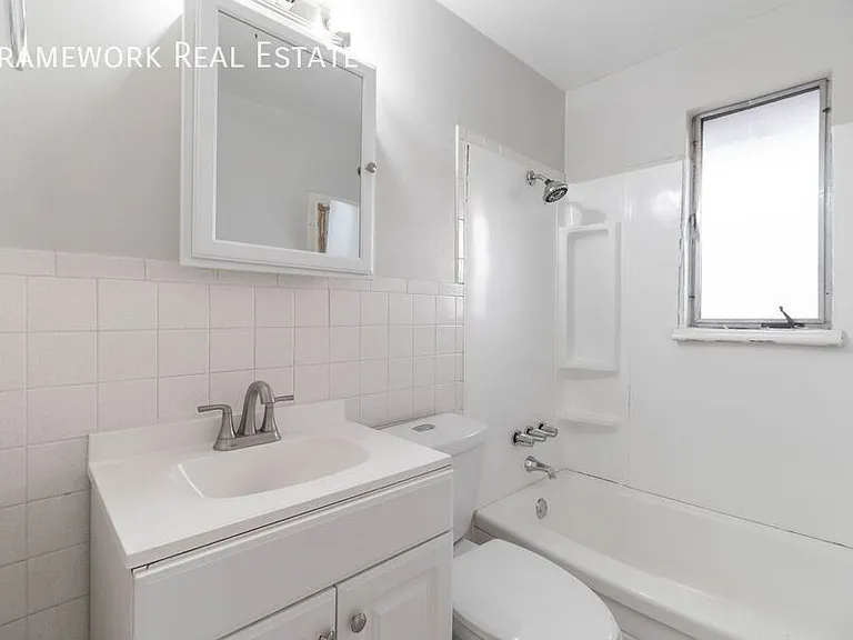 717 Oak St #4 — Photo 9
