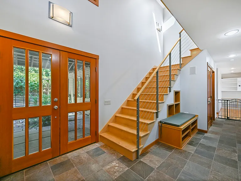 Entrance and stairs to bedrooms