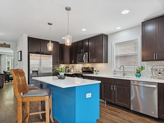 4th image of 5906 N Melvina Ave