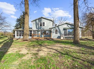 138 Park Dr, Port Barrington, IL 60010