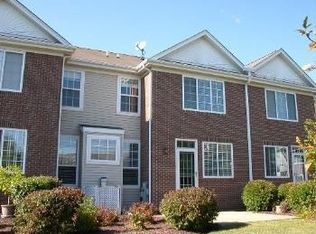 285 Lineas Ln, Geneva, IL 60134