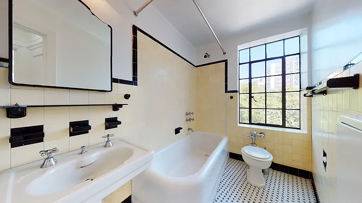 Rented by Bond New York | media 26