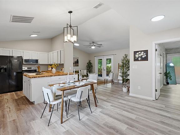 3rd image of 4019 NW 17th Ter