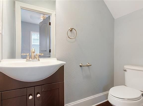 4th image of 3821 Dhemecourt St