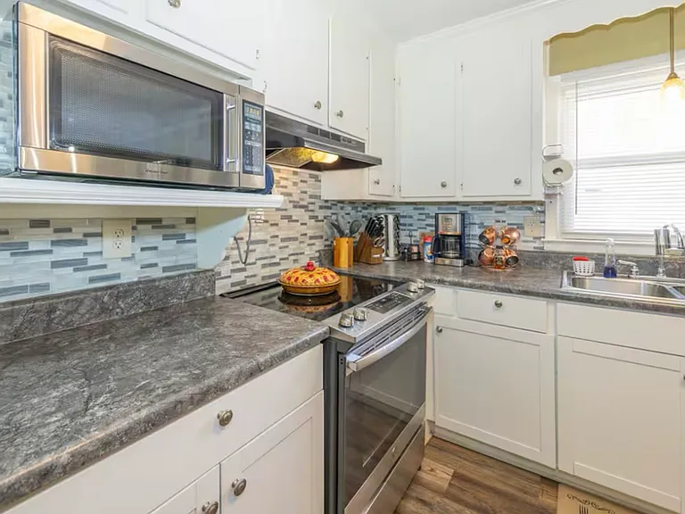 1512 Veterans Pkwy — Photo 4