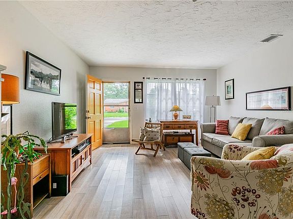 5th image of 394 Wertz Dr