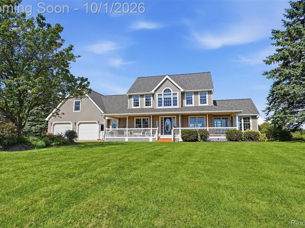 10777 McCabe Rd, Brighton, MI 48116
