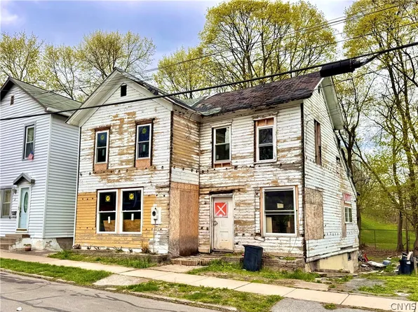 20 Venice St, Auburn, NY 13021