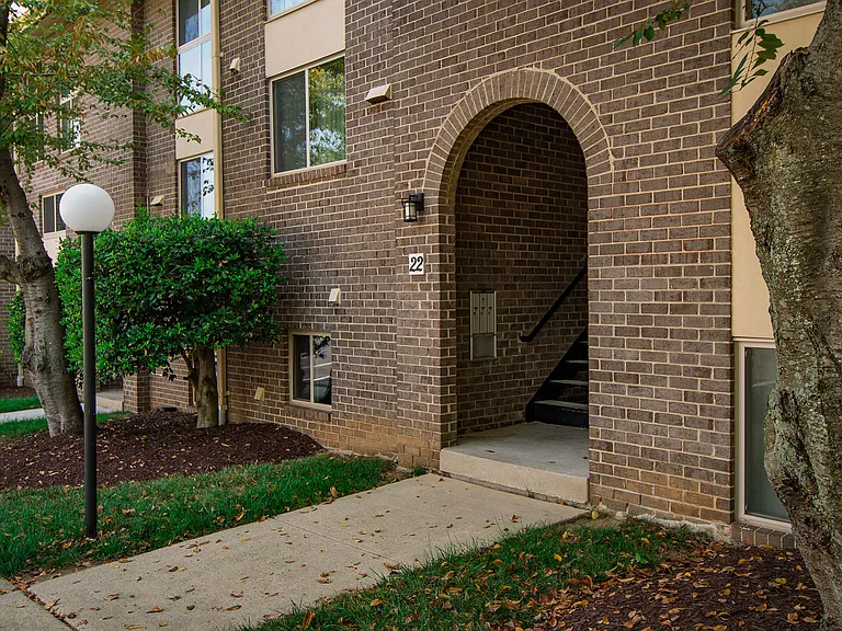 Maplewood Villas Apartments Building Exterior 90