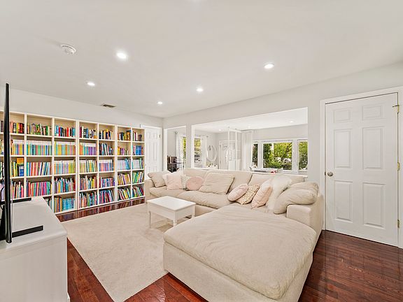 4th image of 3 Burton Pl