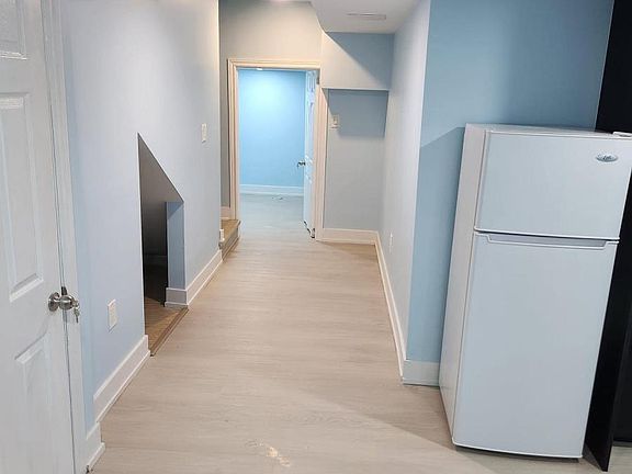3rd image of 1056 Suddard Ave