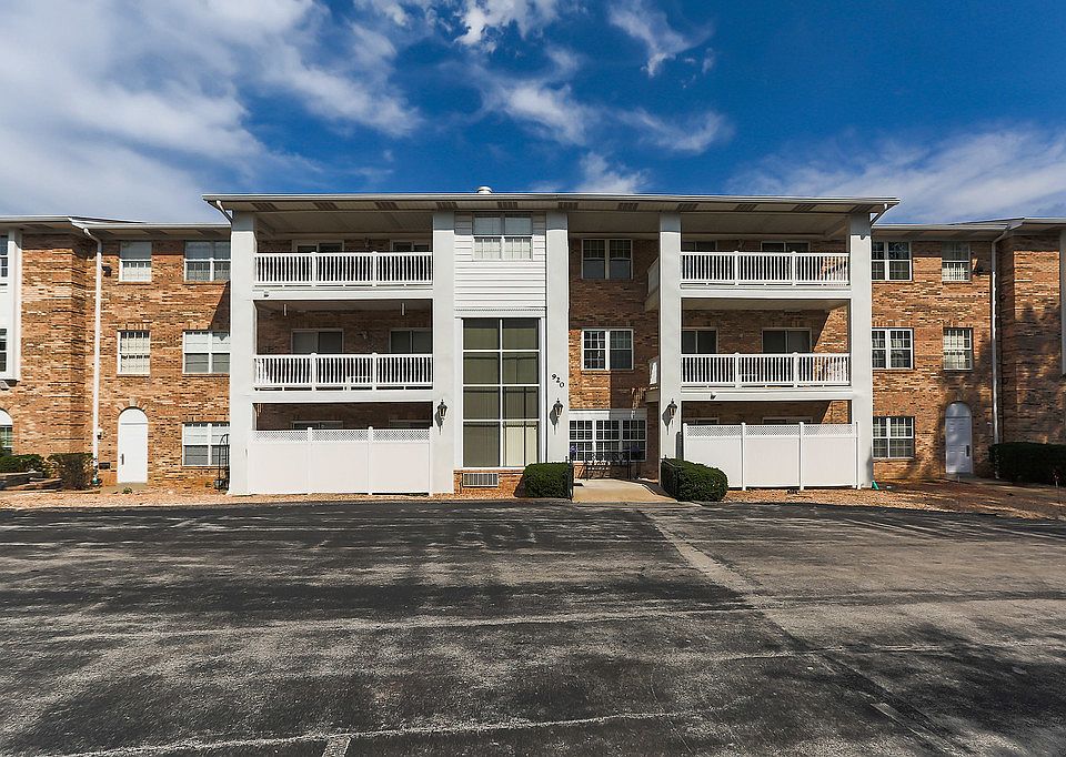 1st image of 920 Guelbreth Ln APT 203