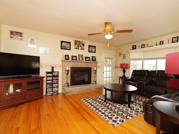 5th image of 604 Gladys Dr