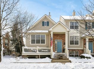 370 Broadmoor Ln, Bartlett, IL 60103