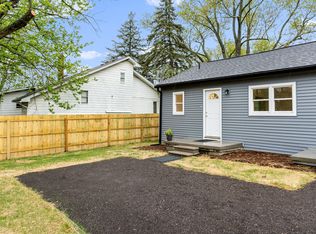 2388 W Auburn Rd, Rochester Hills, MI 48309