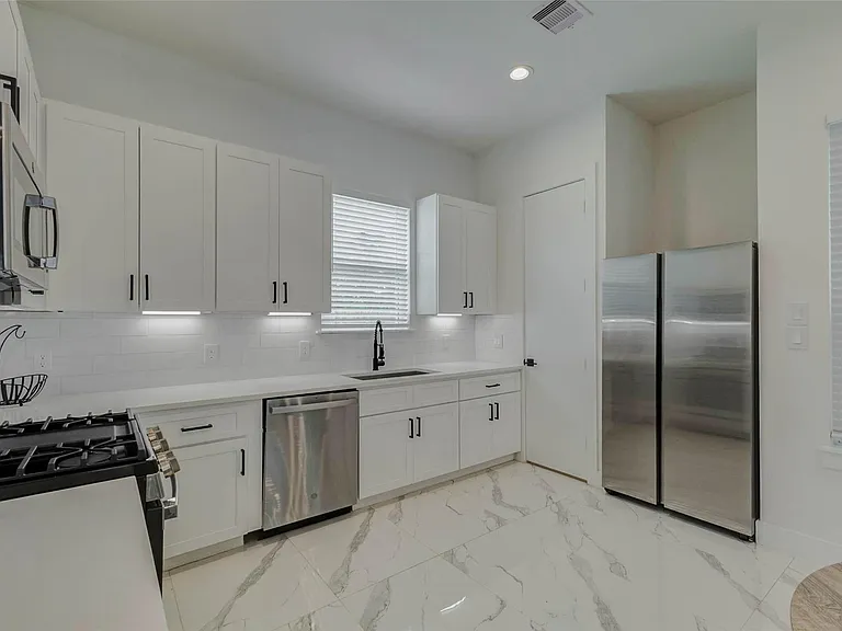 5727 Elysium St — Photo 7
