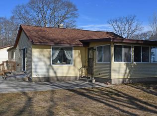 1197 S Bay Dr, Tawas City, MI 48763