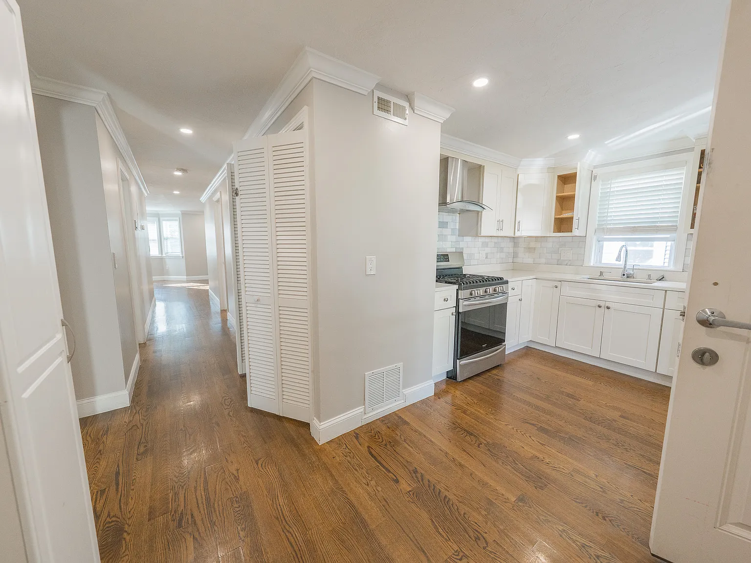 3 bed, $3,600 — Photo 2
