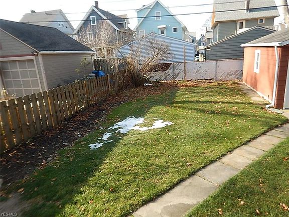4th image of 1482 Northland Ave