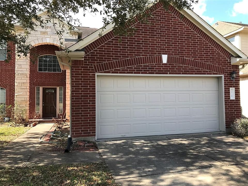 1st image of 218 Nina Ln
