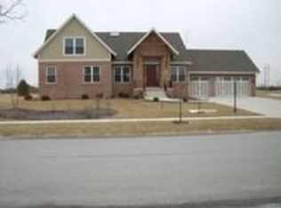 916 Alderbrook Ct, Crown Point, IN 46307