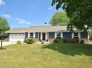W164N11006 Squire Dr, Germantown, WI 53022