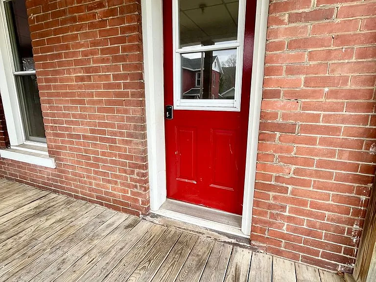 125-127 Maple St — Photo 6