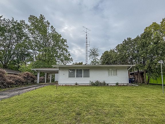 3rd image of 1001 E Burkwood Dr