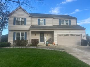 1095 Gunsmoke Ct, Carol Stream, IL 60188