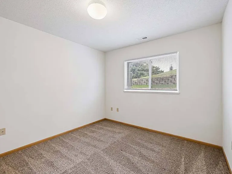 Highland View Apartments — Photo 220
