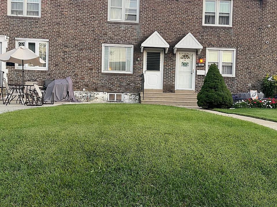 2nd image of 422 Westmont Dr