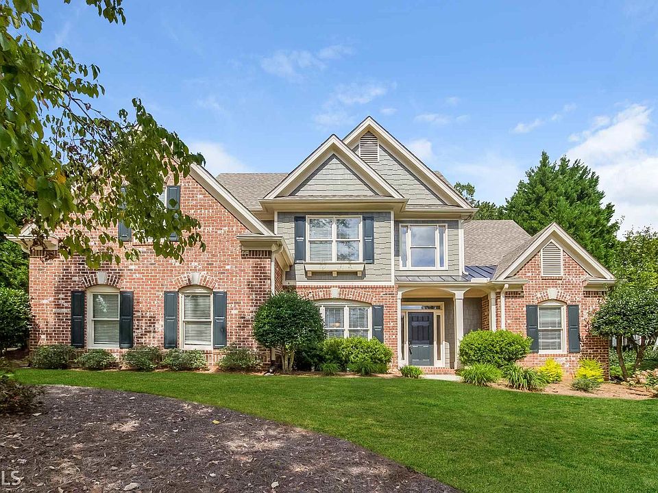2nd image of 321 Oak Hill Ln
