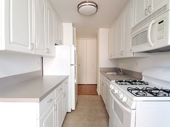 5th image of 1751 2nd Ave APT 5T