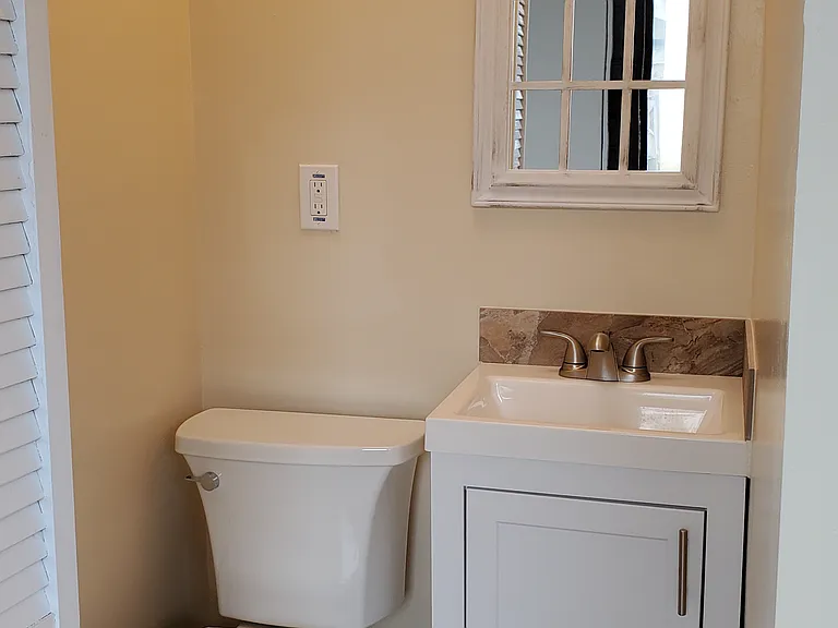 4747 Saratoga Ave — Photo 10