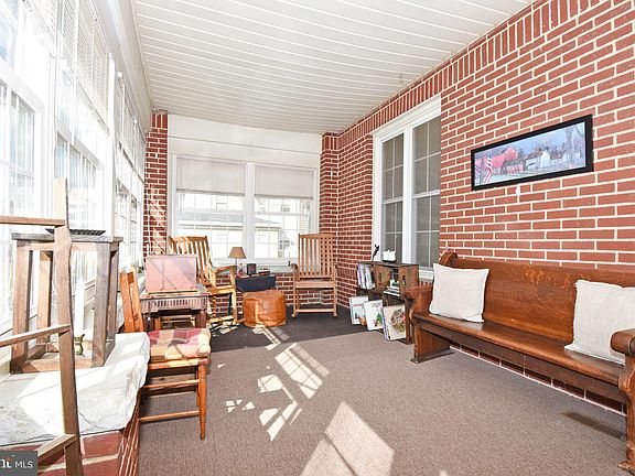 4th image of 601 E Jewell St
