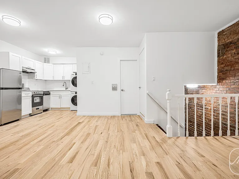 313 W 29th St #E — Photo 7