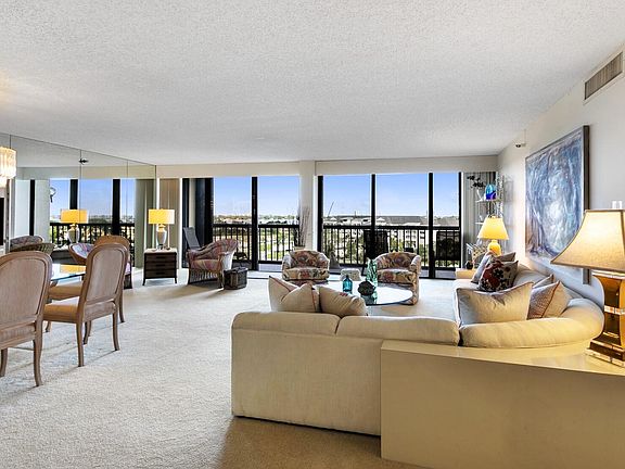 3rd image of 2450 Presidential Way #906