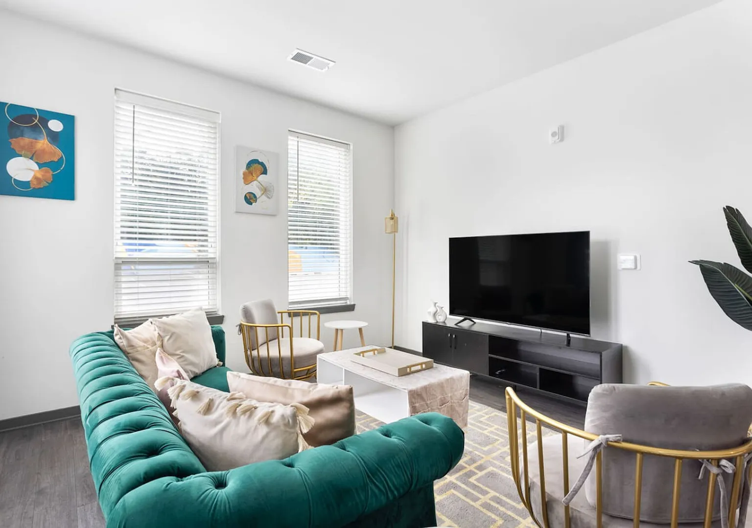 Modern Luxury Near Broad Ripple — Photo 3