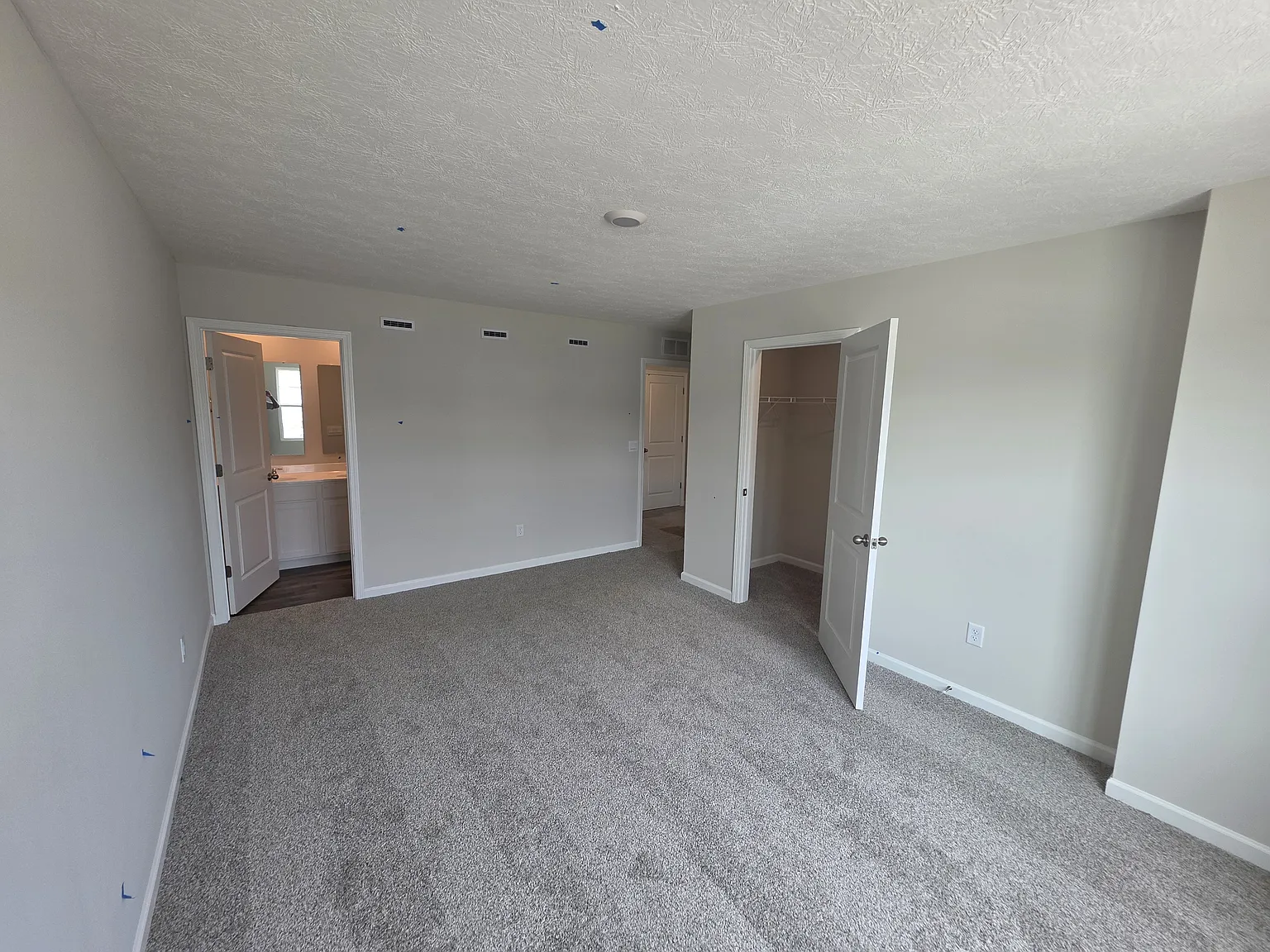 3 bed, 2.5 bath, 1418 sqft, $2,300 — Photo 4