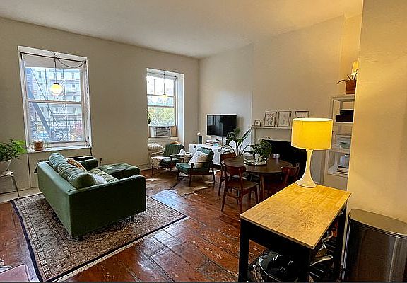 3rd image of 16 Abingdon Sq #2A