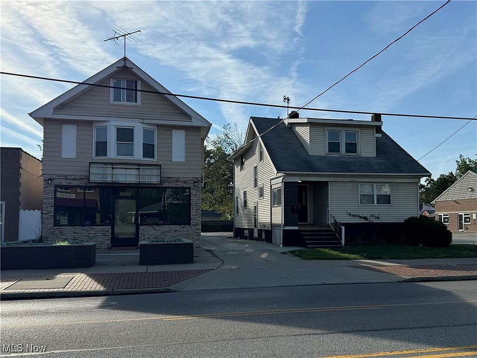 1st image of 796-800 E 222nd St