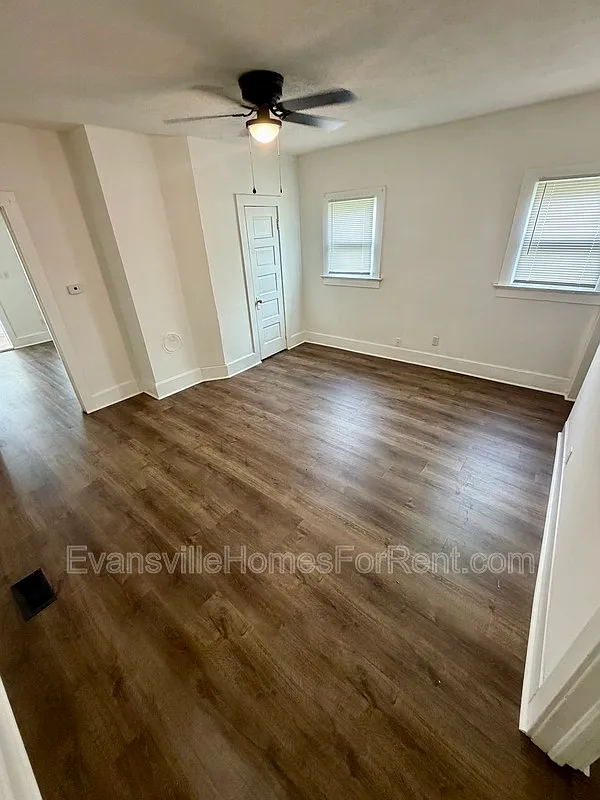 2 bed, 1.0 bath, 1408 sqft, $900 — Photo 4