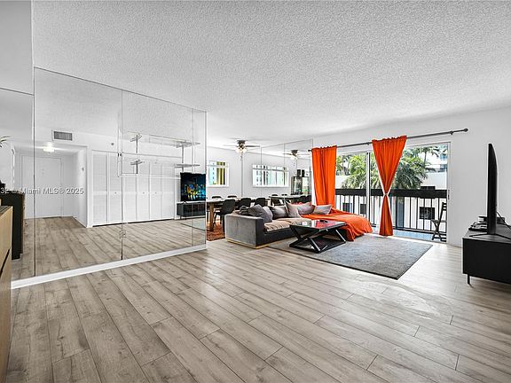 3rd image of 1345 West Ave APT 404