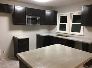 1151 S Stewart Ave, Springfield, MO 65804