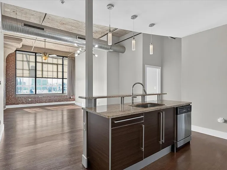 4100 Forest Park Ave #213 — Photo 8