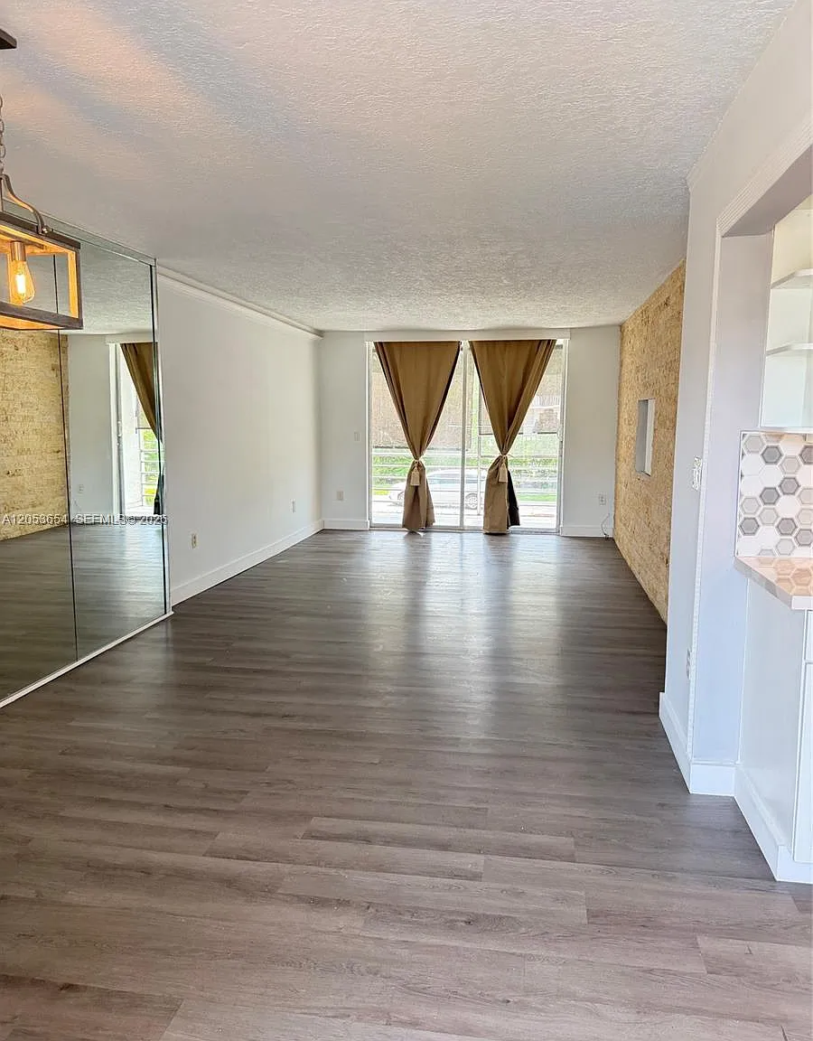 14185 SW 87th St — Photo 3
