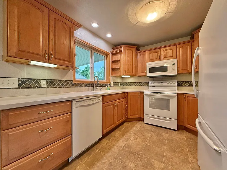 1510 S Progress Rd — Photo 7